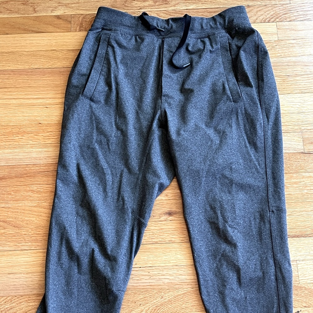 Lululemon Men’s Grey Joggers